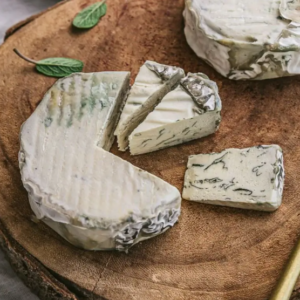 Petit Azur 130g - Alternative Vegan Fromage Affiné Végétal Style Bleu - Petit Veganne magasin vegan belgique en ligne